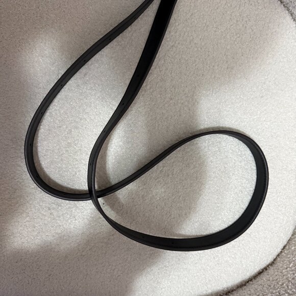 Chic Black Croc-Embossed Shoulder Bag - Picture 7 of 10